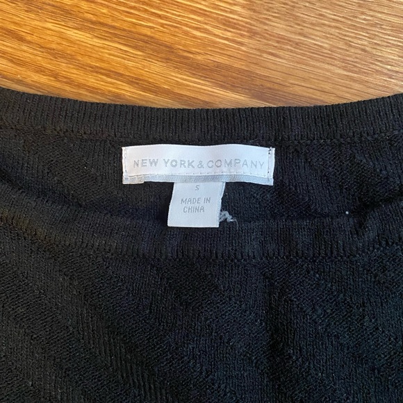 GAP - Picture 2 of 2